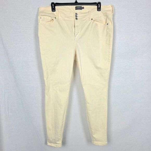 Torrid Super Soft Jegging 20R Cream Stretch Denim - Picture 1 of 8